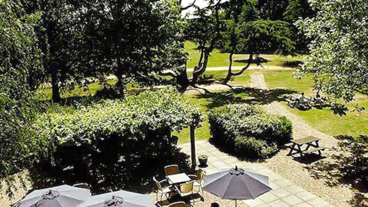 Coulsdon East Hotel | Coulsdon Manor Hotel and Golf Club