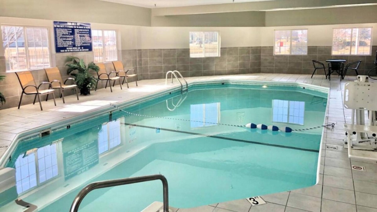 Council Bluffs House | Council Bluffs Experience Like No Other! 3 Homelike Units, FREE Parking!