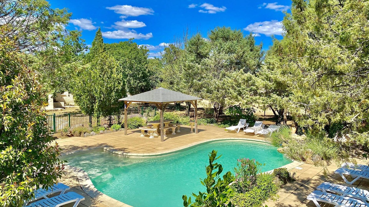Montaren-et-Saint-Mediers Villa | Country house with pool and jacuzzi. Free WIFI.
