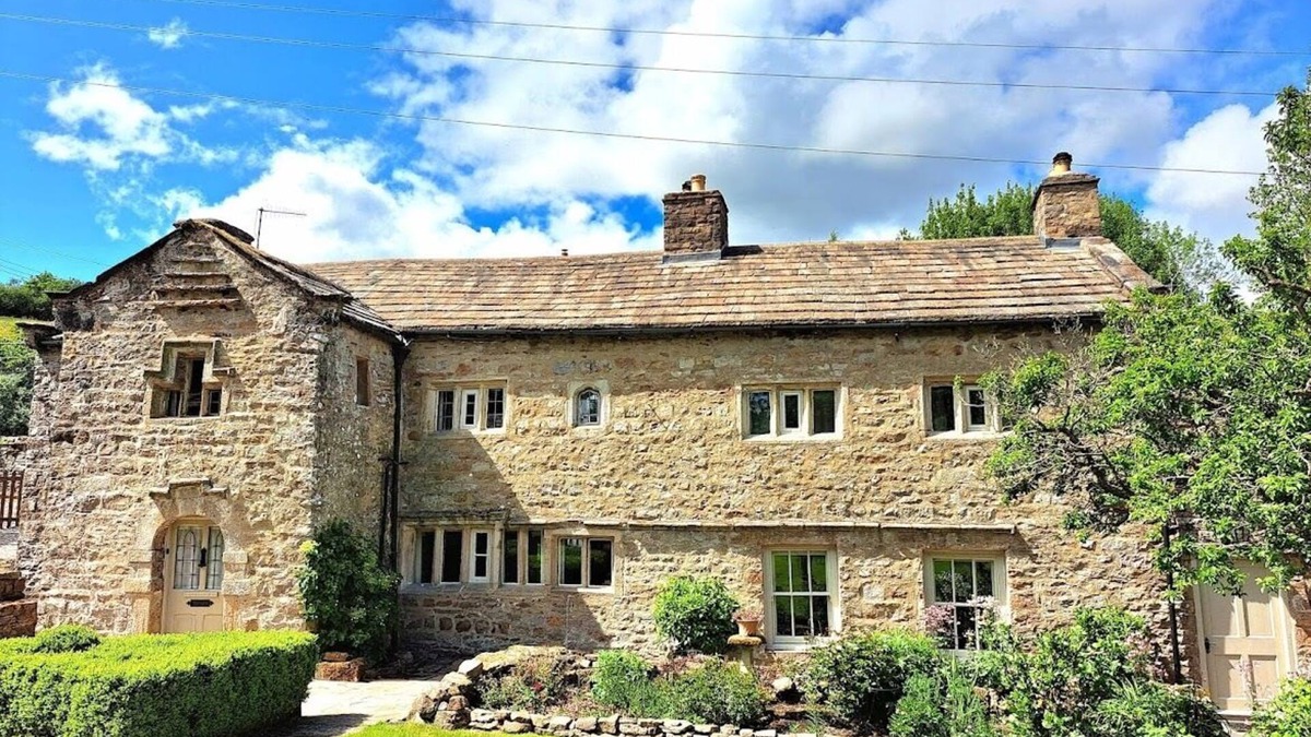 Worton House | Countersett Hall, beautiful Dales historic manor house near large lake