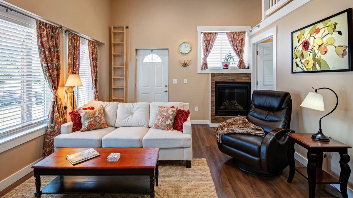 Eden Apartment | Country apartment that sleeps 4. Nestled in the Ogden Valley near the Lake.