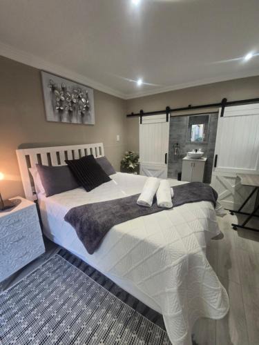 Greater Johannesburg Metropolitan Area Apartment | Country Cabin