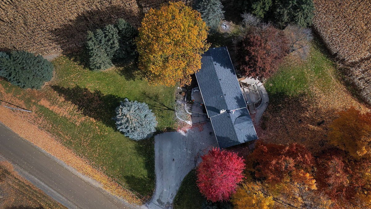 Caledon House | Country Caledon Charm your private oasis, your home away from home.
