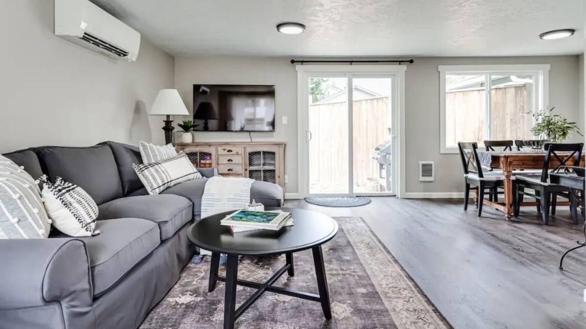 Bethel-Danebo House | Country Classic Home-Short drive to the vineyards
