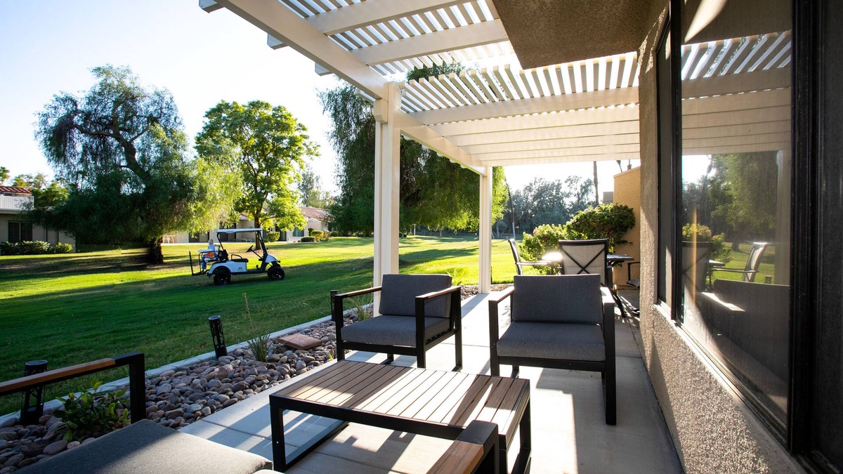 Palm Desert Condo | Country Club Condo - Close to pool + Golf Cart option