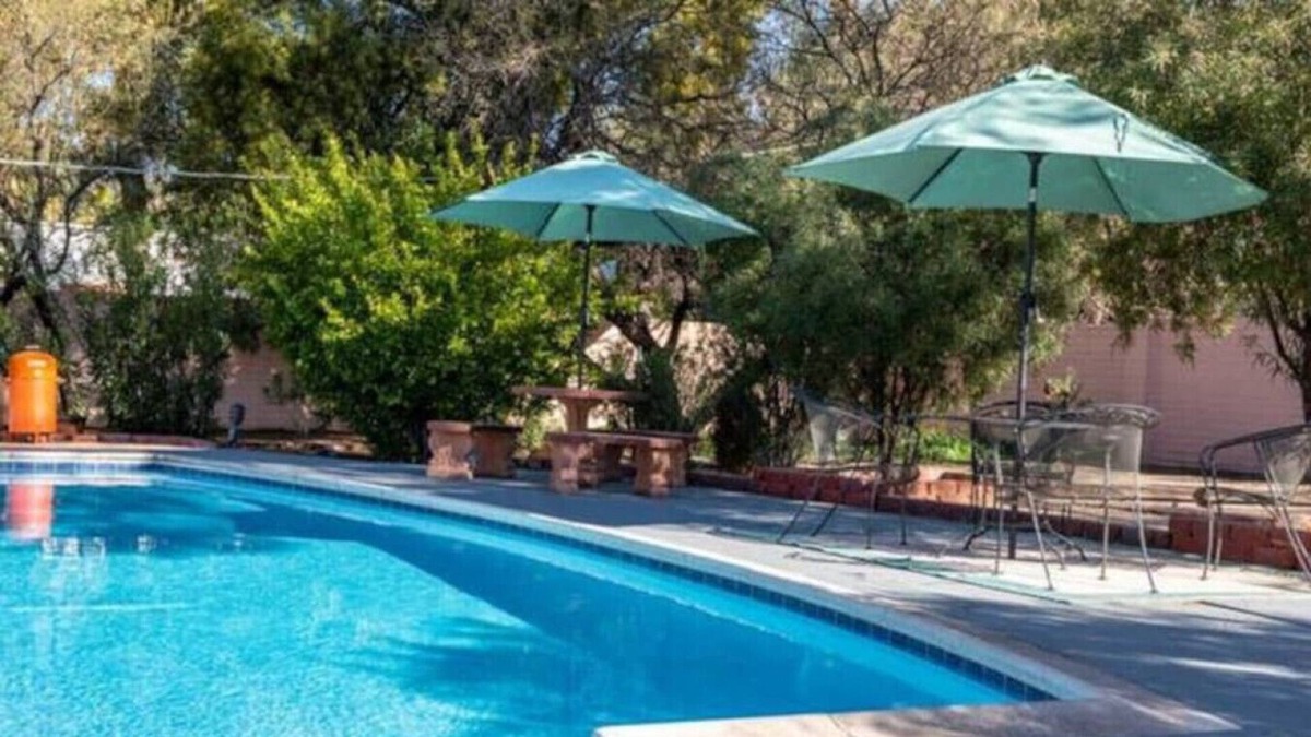 Tucson Villa | Country Club · Refreshing Home in Sam Hughes w/ Cool Private Pool