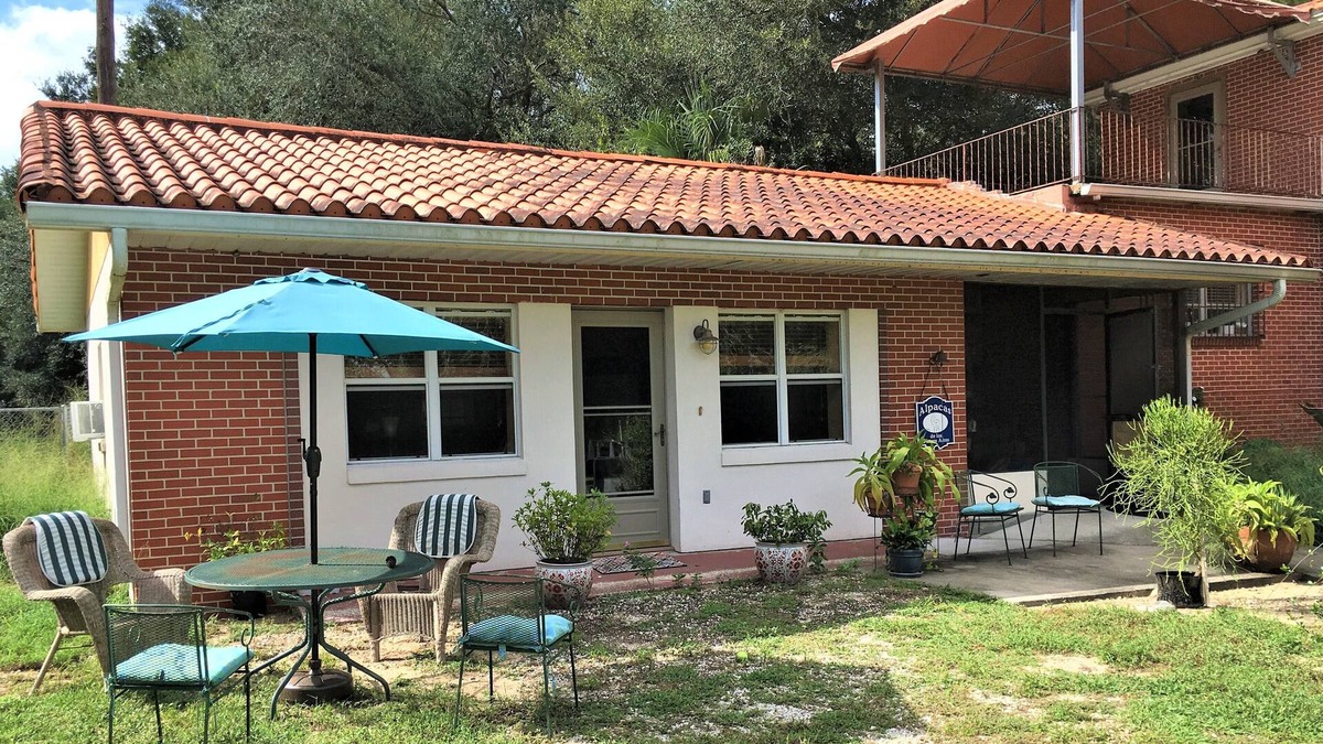 Lake Wales Cottage | Country Cottage at Starr Lake - Sleeps 4