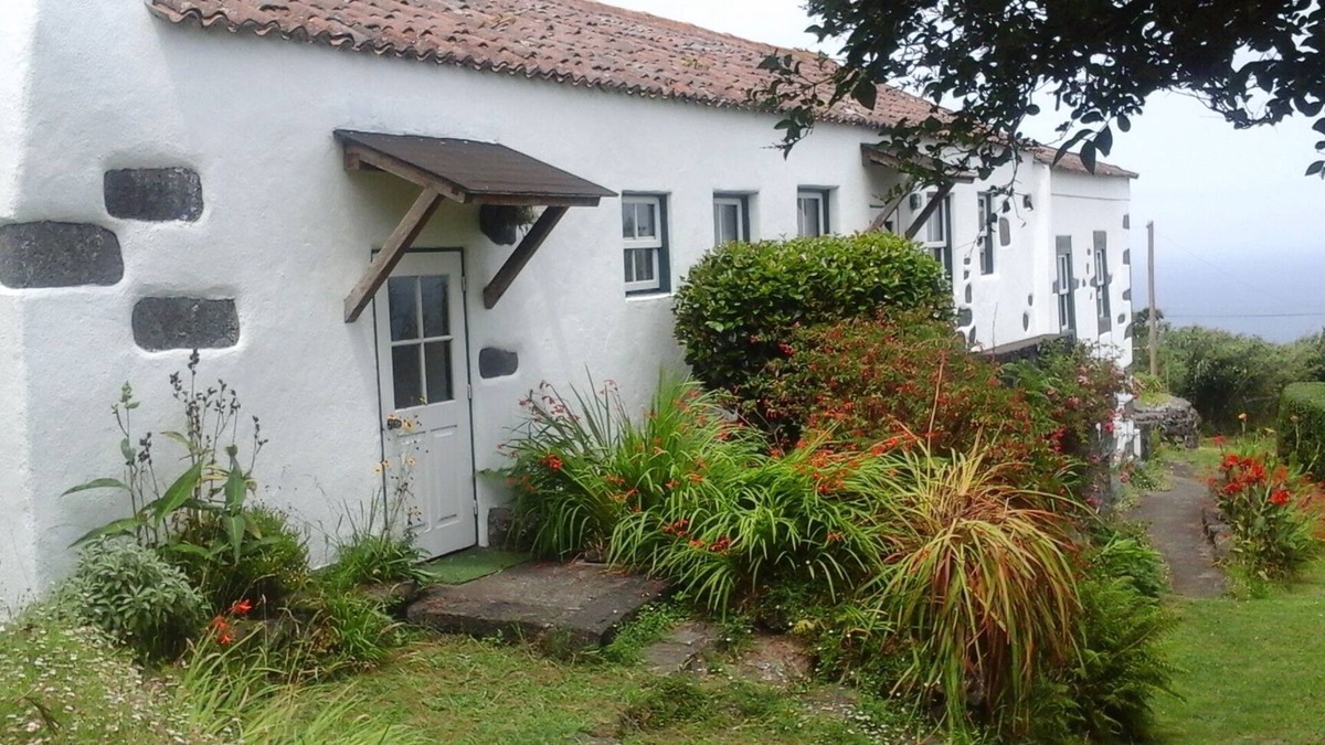 Horta House | Country Cottage - Cedros, typical Azorien Big House with garden and seaview