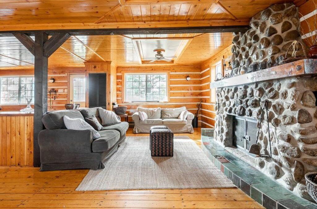Brebeuf Ski Chalet | Country cottage on the banks of the Red River