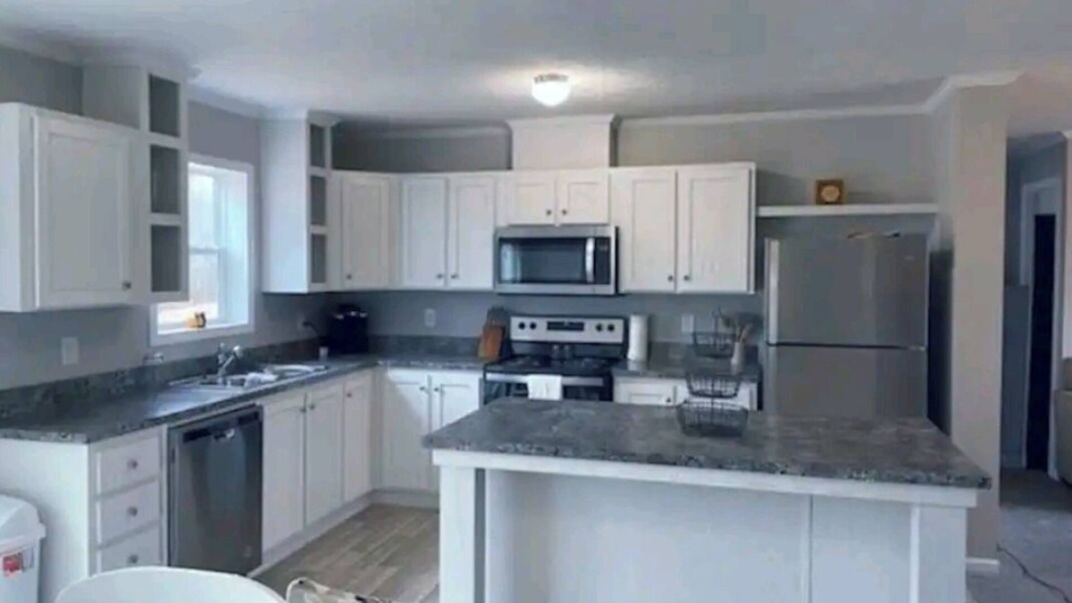 Fennville House | Country Cottage on the Lakeshore-Few Minutes from Beach