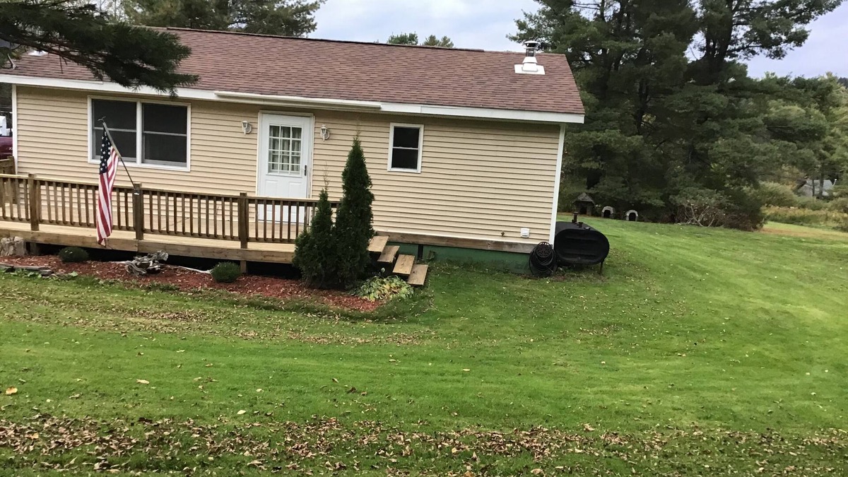Laurens House | Country Cottage Retreat, perfect baseball home, short drive fields in Oneonta.