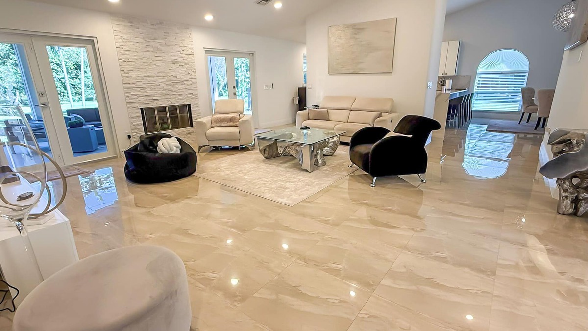 Lake Worth House | COUNTRY ESTATE IN QUIET UPSCALE COMMUNITY