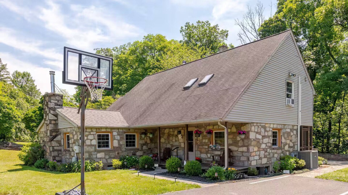 Hatfield House | Country home in beautiful Bucks County