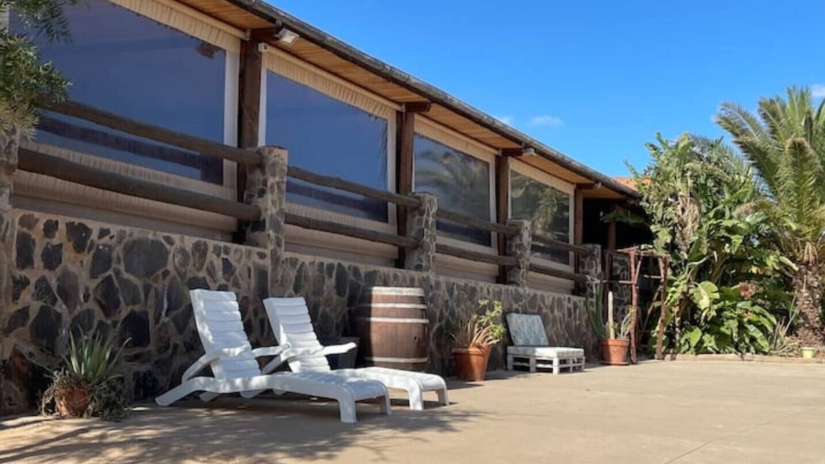 Telde Apartment | Country Home With Horses in Telde
