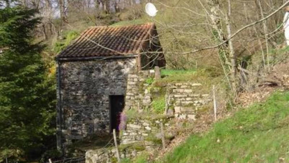 Alzon Cottage | Country house between forest and river