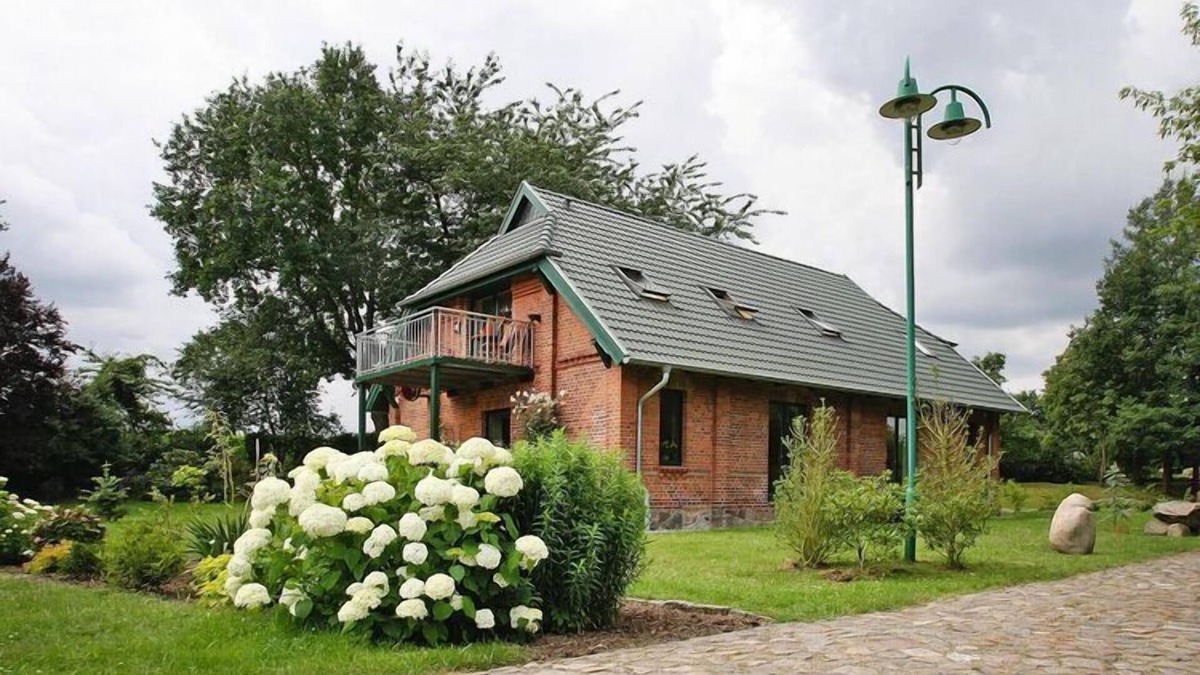 Dummer House | Country House by Lake Dümmer with Rowing Boat