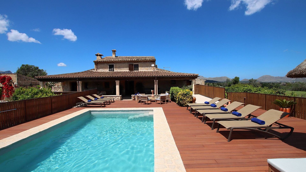 Alcudia Villa | Country House 'Ca Sou' with Private Pool, Wi-Fi and Air Conditioning