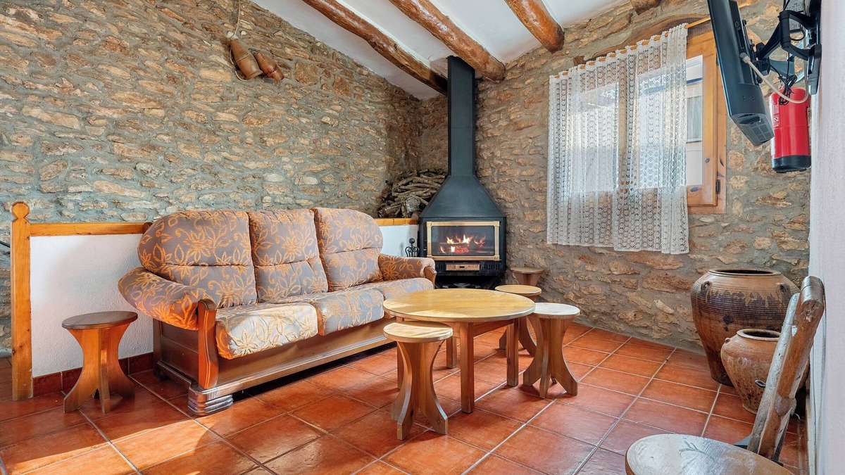Masdenverge House | Country House 'Can Torres' with Private Terrace, Wi-Fi and Air Conditioning