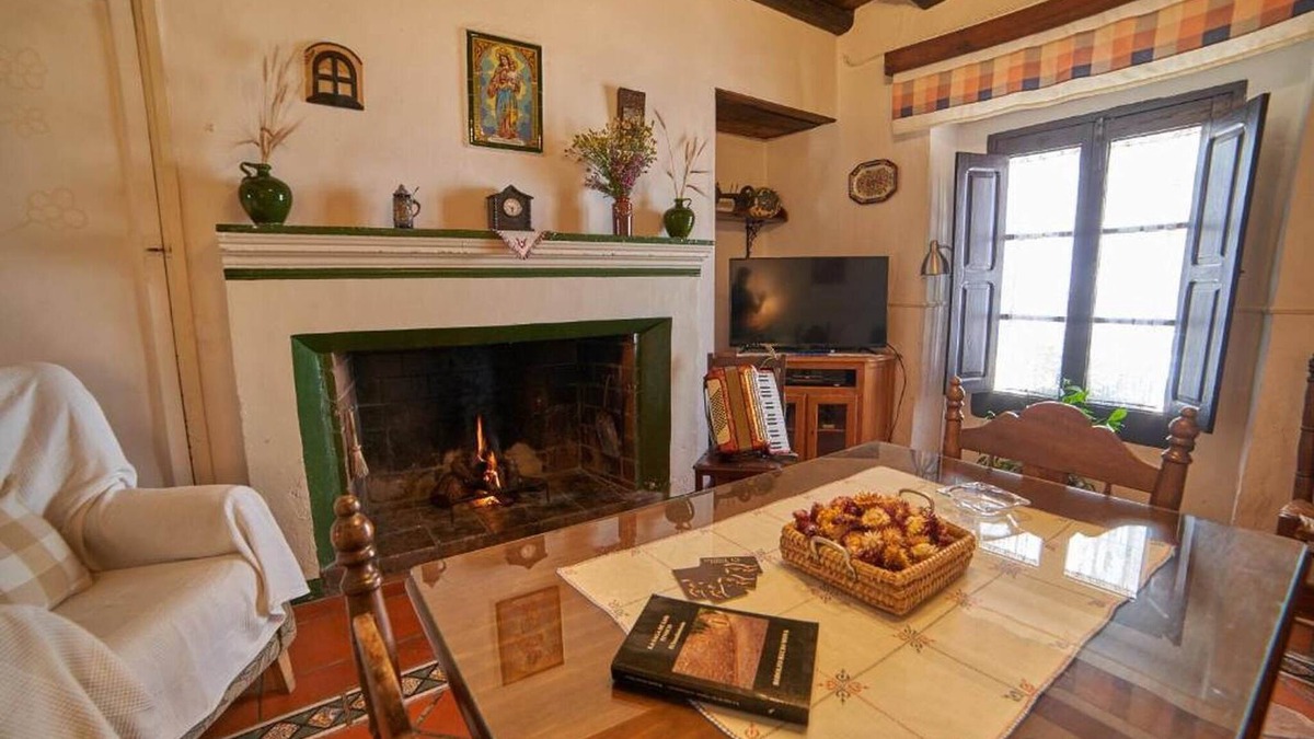 Fuenteheridos House | Country House 'El Tragaluz I' with Mountain View, Shared Terrace and Wi-Fi
