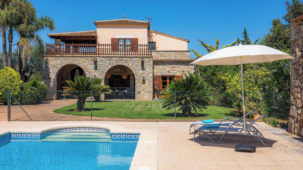 Arta Villa | Country House 'Es Voltor' with Mountain View, Wi-Fi and Air Conditioning