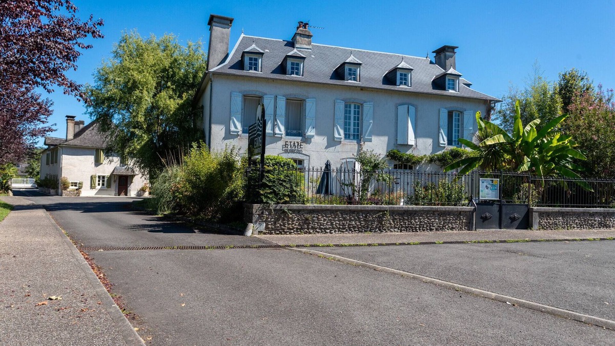 Aramits House | Country House "Etape En Barétous" with Private Terrace, Private Garden & Wi-Fi