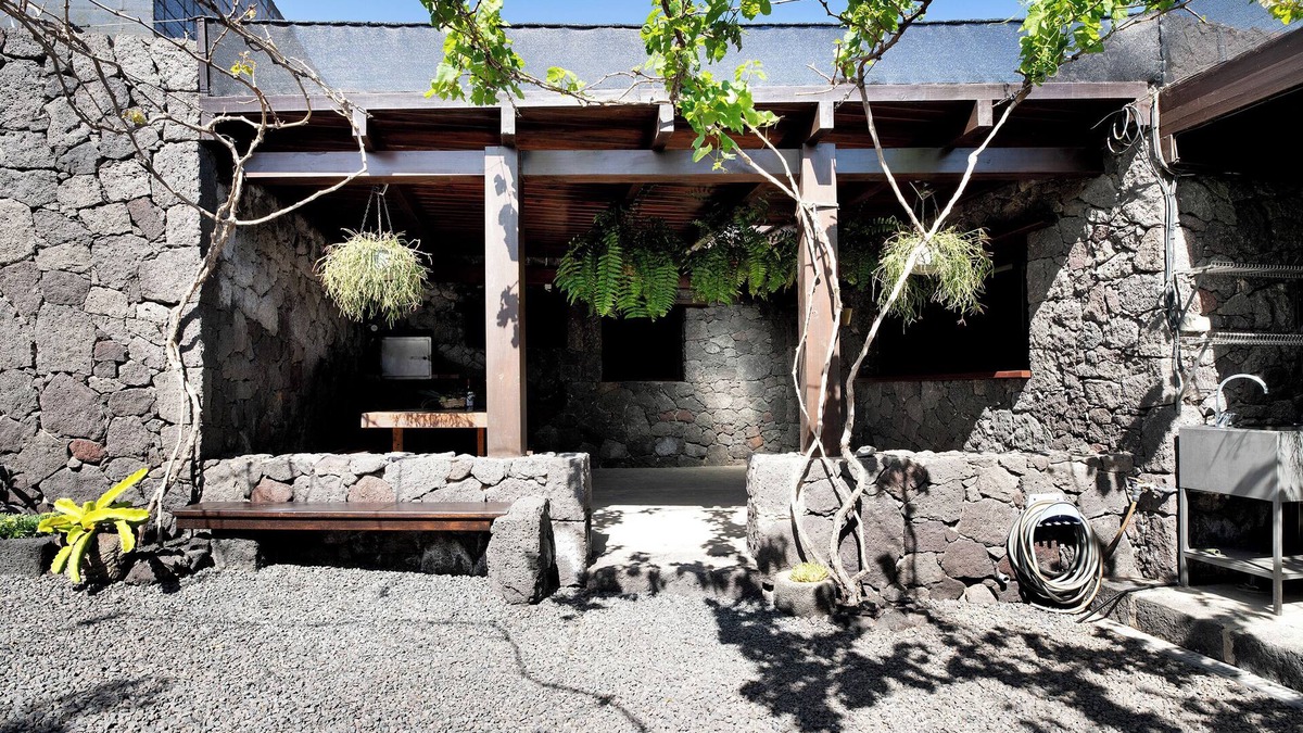 Teguise House | Country House 'Finca El Refugio' with Mountain Views, Private Terrace and Wi-Fi