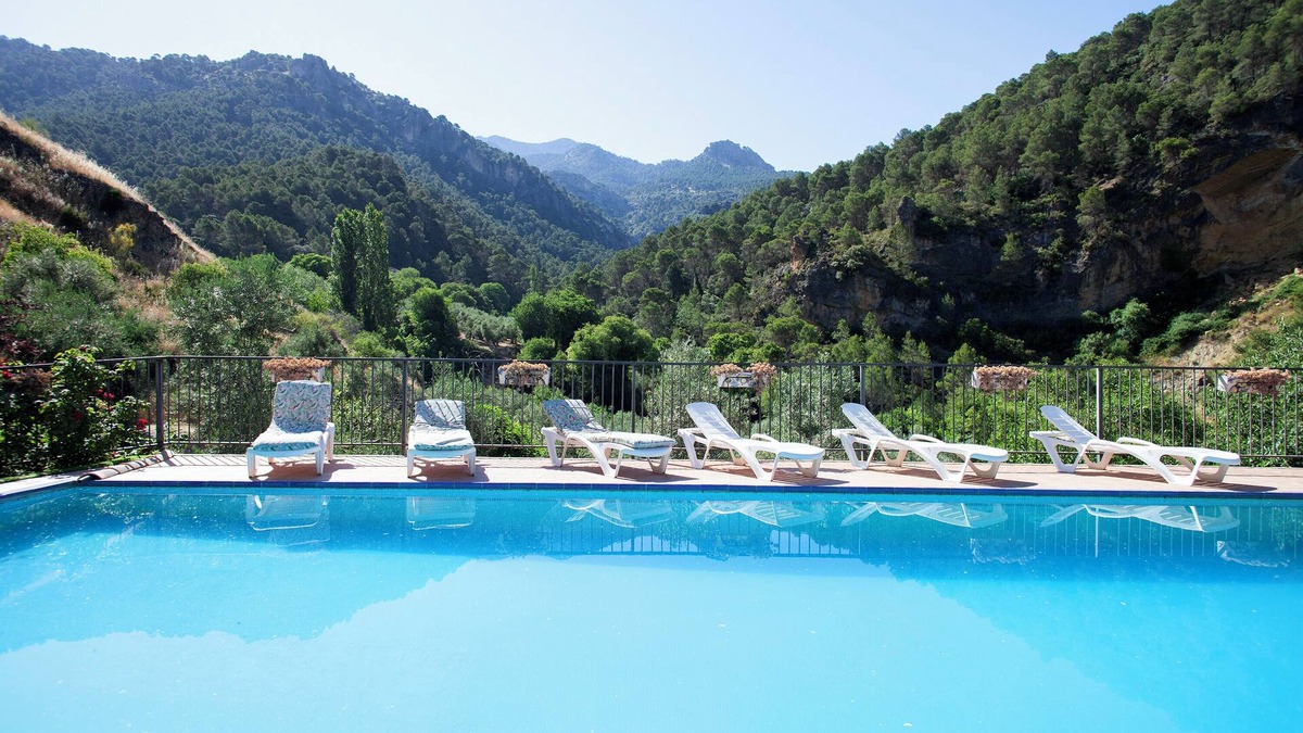 Quesada House | Country House "Finca La Noguera - Sierra Cazorla" with Mountain View & Wi-Fi