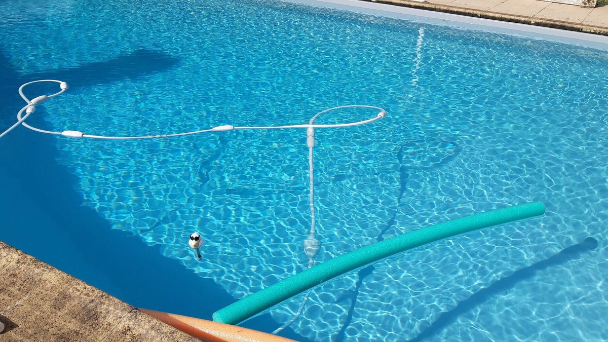 Fontcouverte House | Country House 'Fontcouverte - Chambre D'hôte' with Shared Pool, Shared Terrace and Wi-Fi