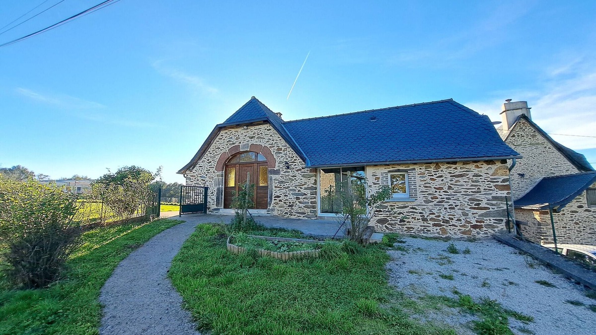 Almont-les-Junies House | Country House 'Gîte Le Ginestou' with Private Terrace and Private Garden