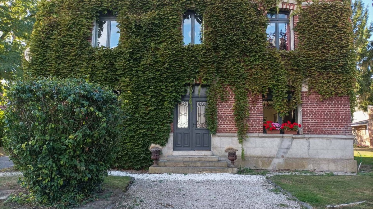 Holnon House | Country house
