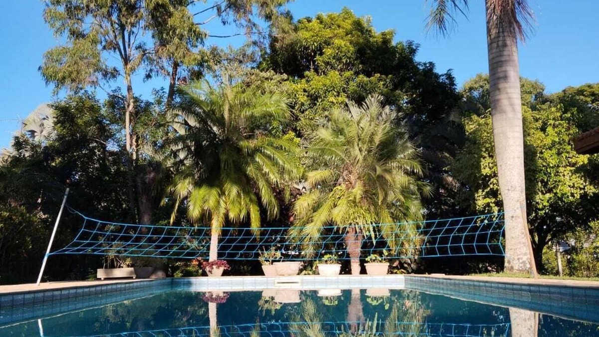 Sorocaba Cottage | Country house in a gated community, with professional sand court and swimming pool