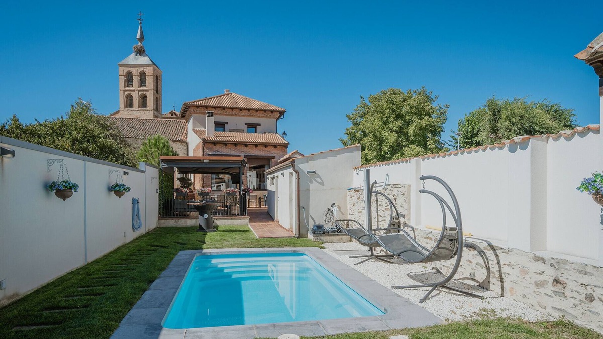 Nieva House | Country House 'La Antigua Taberna' with Private Pool, Wi-Fi, and Air Conditioning