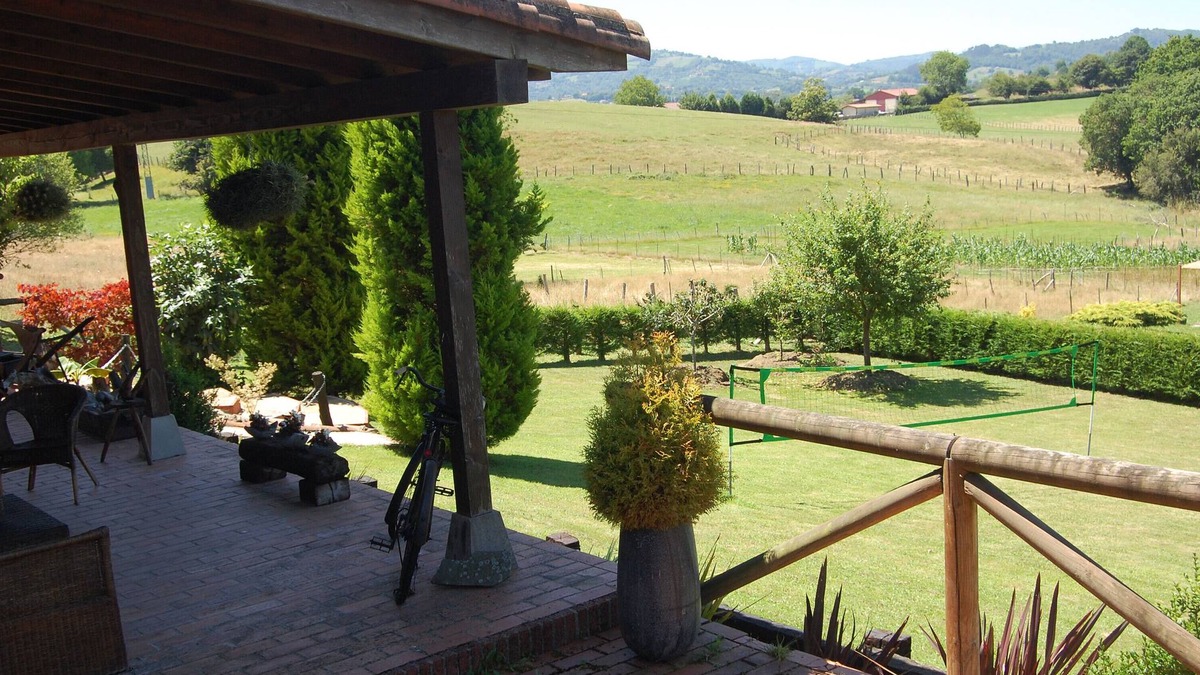 Pruneda House | Country House 'La Espinera' with Mountain View, Private Terrace and Wi-Fi