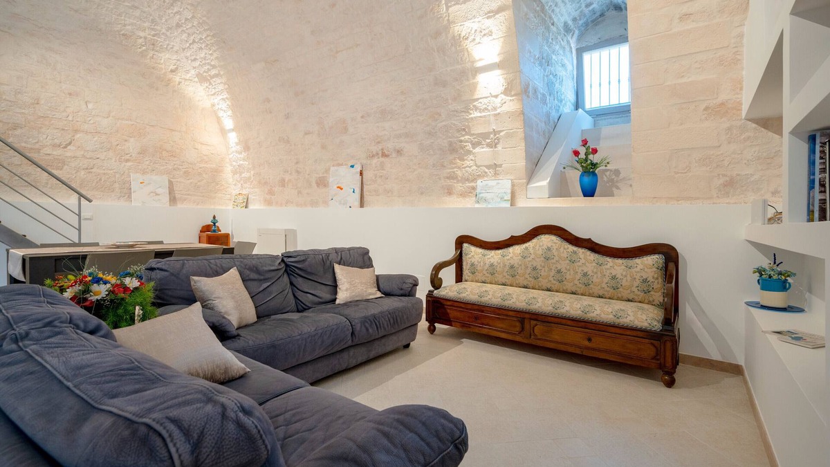 Martina Franca House | Country House 'La Neviera' with Shared Terrace, Wi-Fi and Air Conditioning