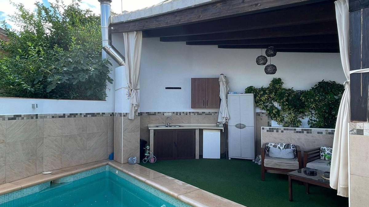 Guaro House | Country House 'La Morena' with Mountain View, Wi-Fi and Air Conditioning