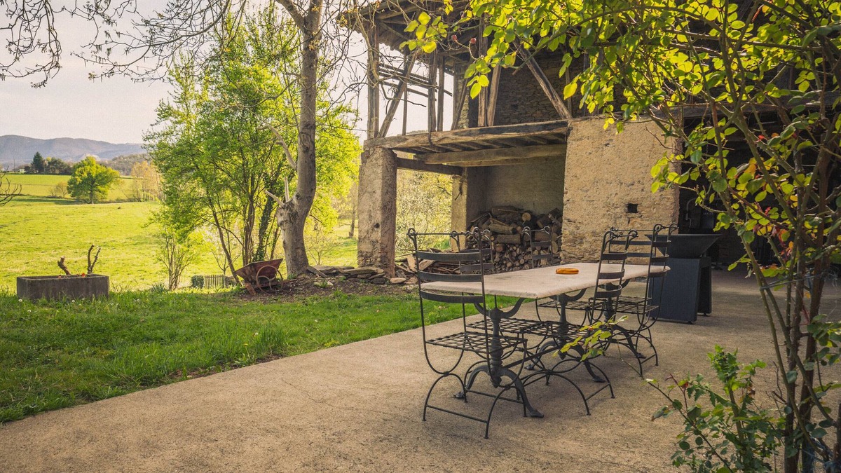 Rouede House | Country House 'Maison De Rouède' with Mountain View, Wi-Fi and Air Conditioning