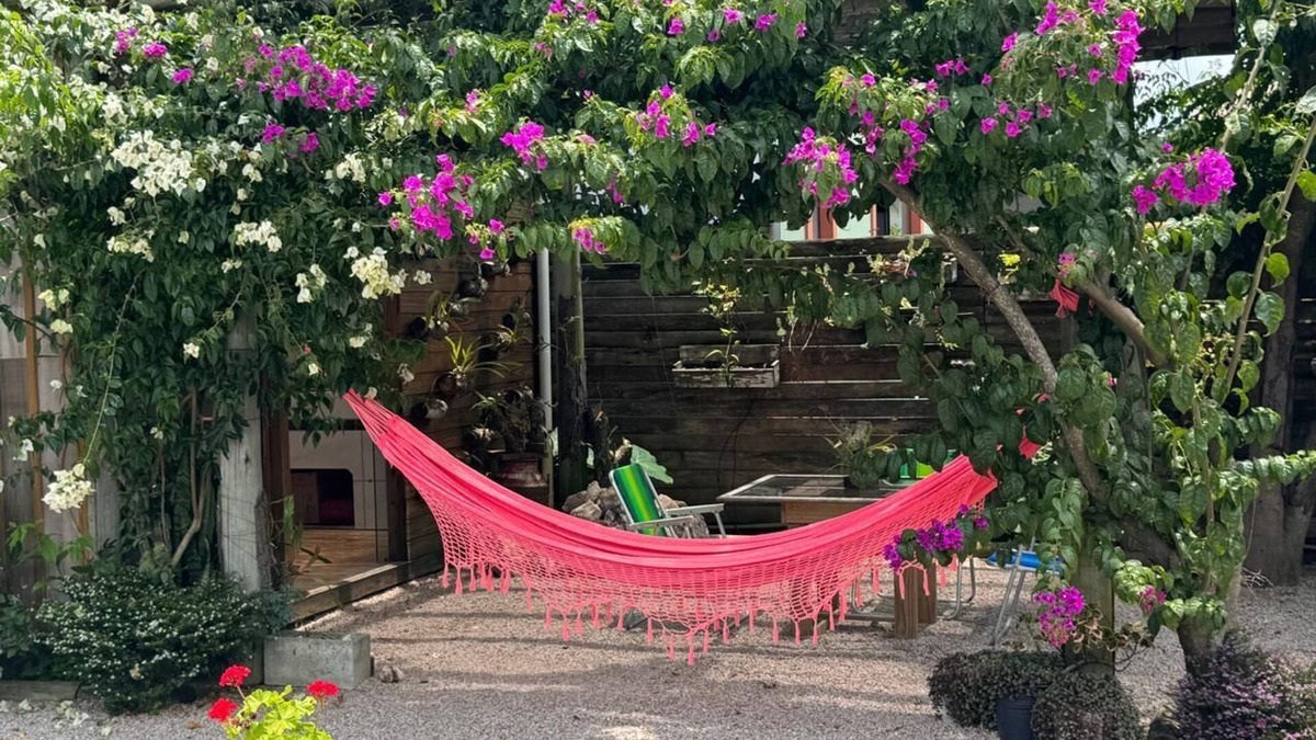 Praia do Rosa House | Country House on the Beach. Small pets allowed.