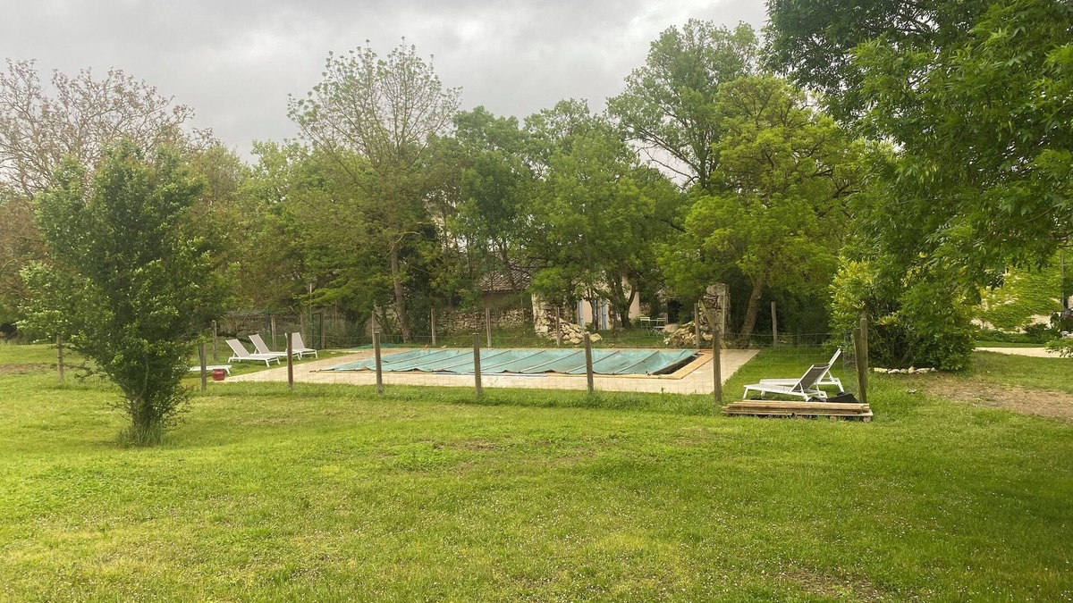 Solomiac House | Country house, park and private pool. Pets allowed