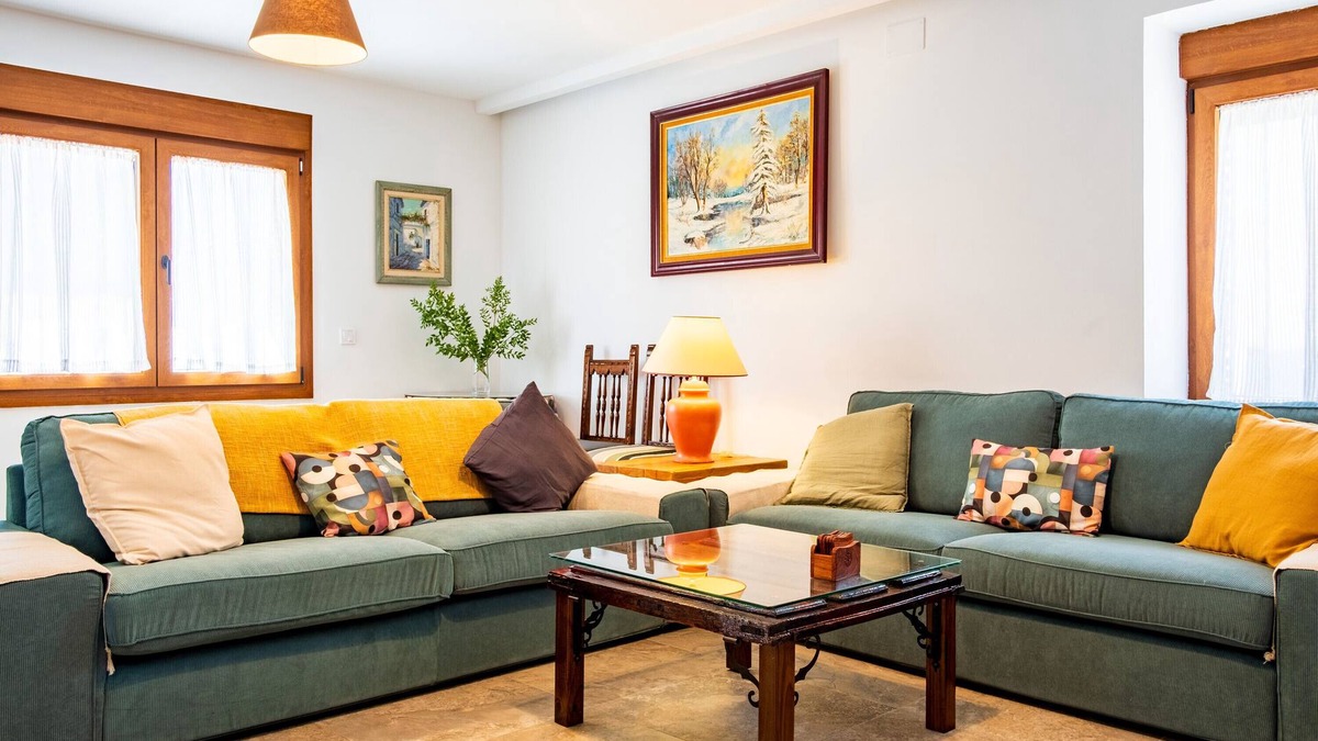 Navaluenga House | Country House 'Quercus' with Mountain View, Wi-Fi and Air Conditioning