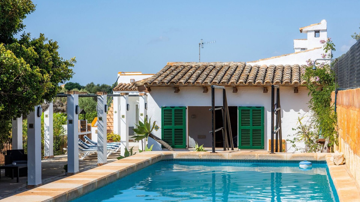 Cala Bona Villa | Country House "Sa Casa Des Pintor Miquel Vives 213" with Private Pool, 2 Terraces & Wi-Fi