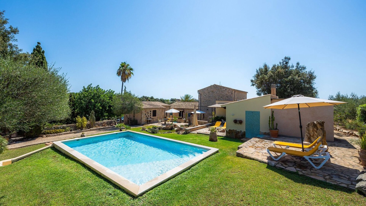 Arta Villa | Country House 'Ses Velletes' with Private Pool, Private Terrace and Wi-Fi