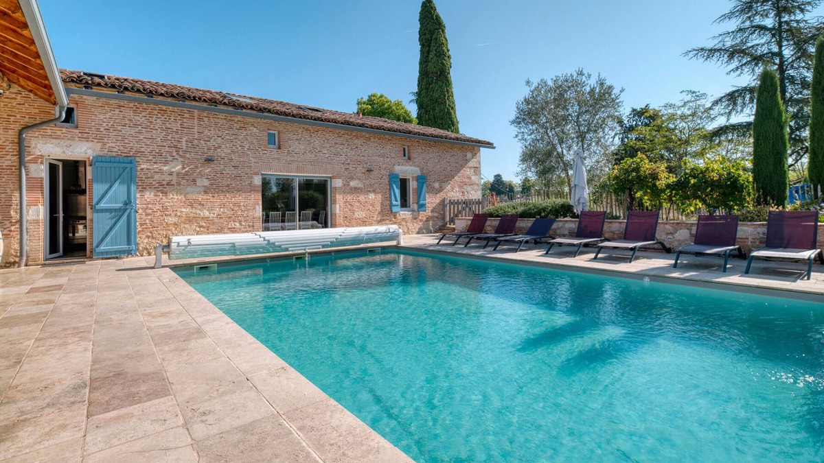 Faudoas Villa | Country House 'Villa Virginie Gite 1' with Private Pool, Wi-Fi and Air Conditioning