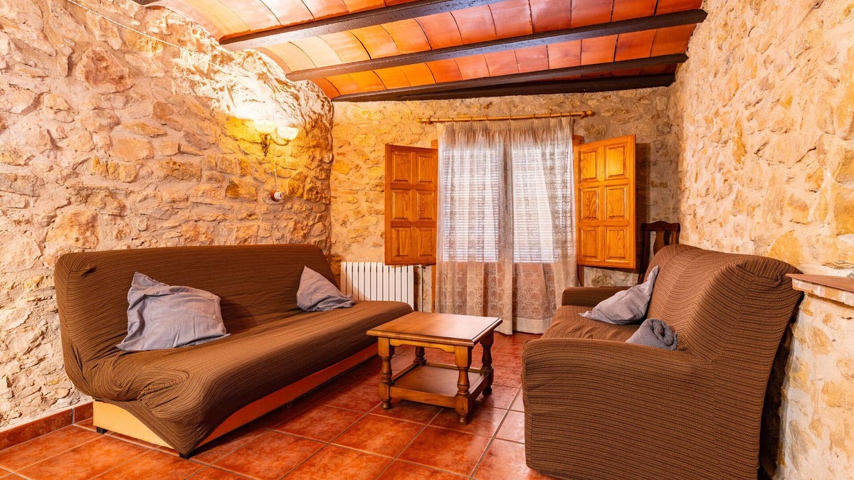 Albocasser House | Country House 'Virginia' with Mountain View and Balcony