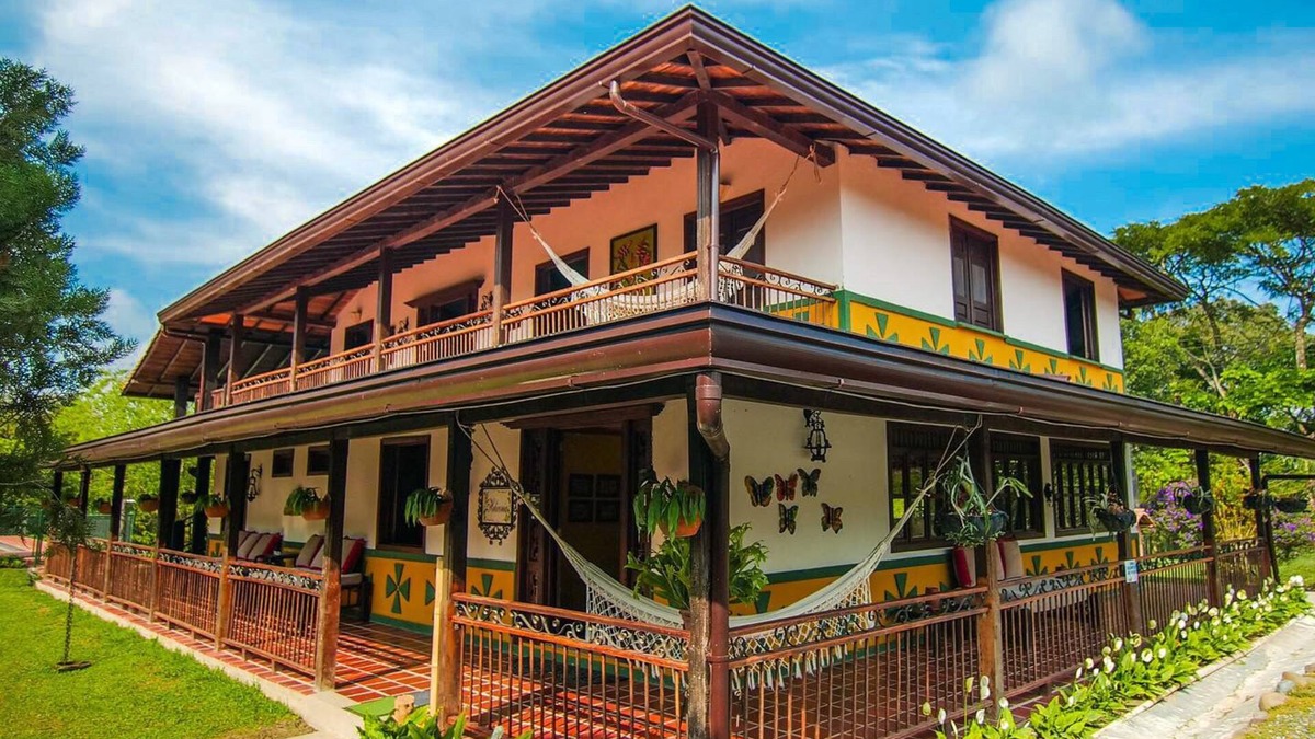 Armenia Ski Chalet | Country House With Swimming Pool And Jacuzzi - 10 Minutes From Colombia's Coffee Park