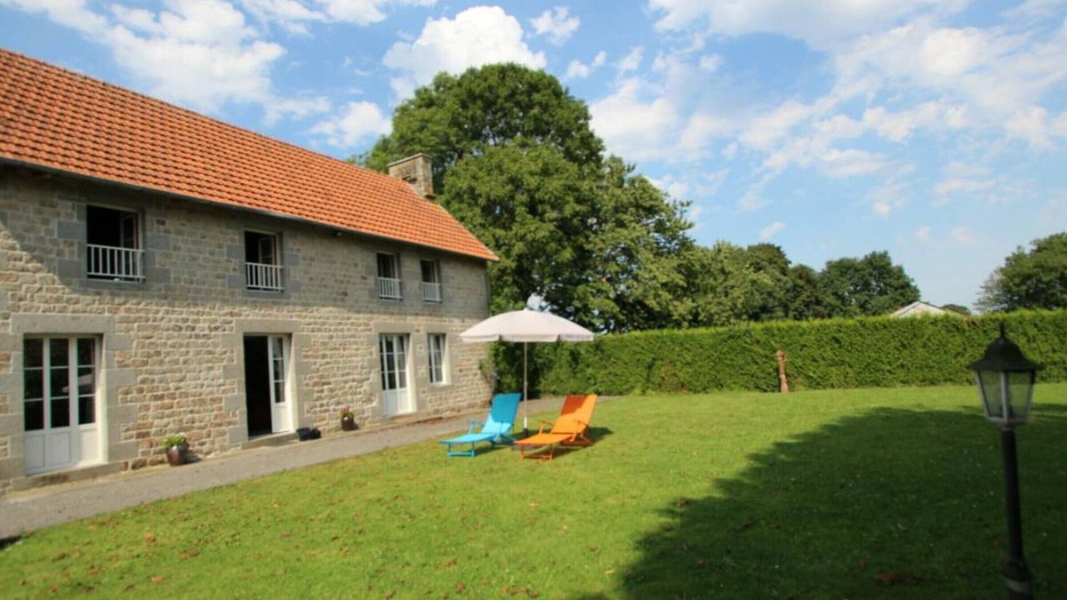Beslon Cottage | Country house with garden, barbecue, and Internet in Beslon