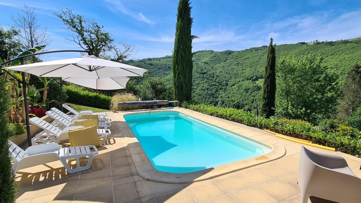 Vieillevie House | Country house with swimming pool in the Lot valley