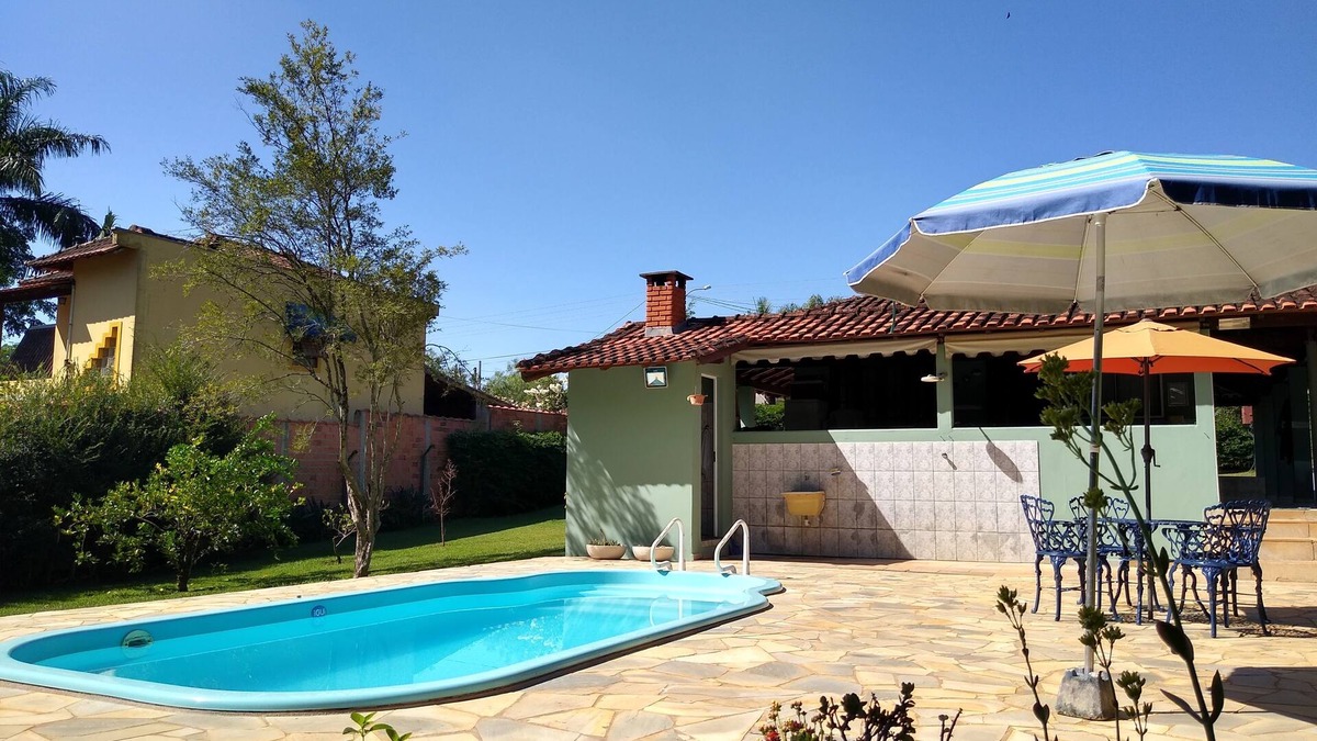 Ipeuna House | Country house with swimming pool in gated community. Access to lake with fishing
