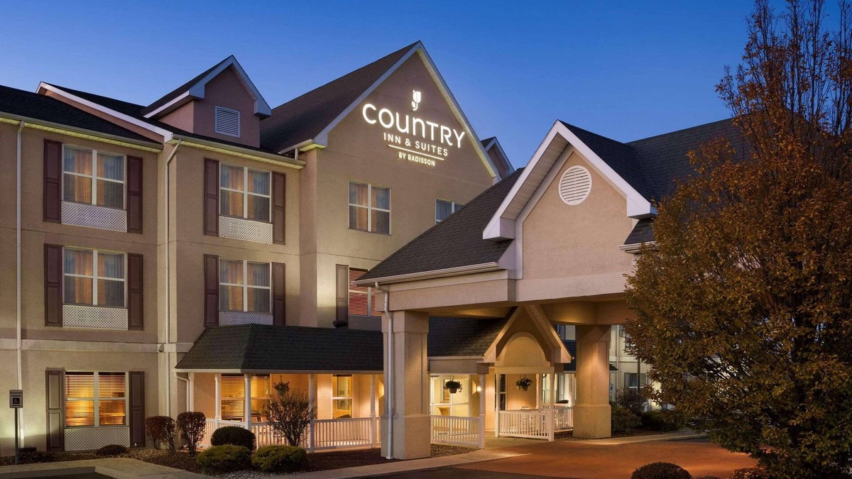 Pottsville Hotel | Country Inn & Suites by Radisson, Frackville (Pottsville), PA