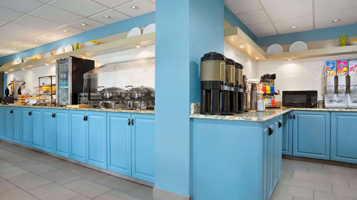 University Place Hotel | Country Inn & Suites by Radisson, Charlotte University Place, NC