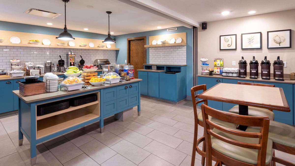 Fargo Hotel | Country Inn & Suites by Radisson, Fargo, ND
